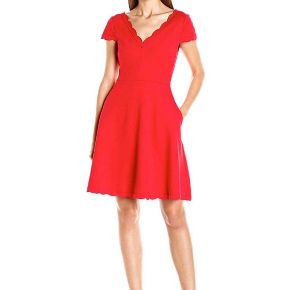 BETSEY JOHNSON RED SCALLOPED V NECK FIT & FLARE COCKTAIL DRESS SIZE 6
